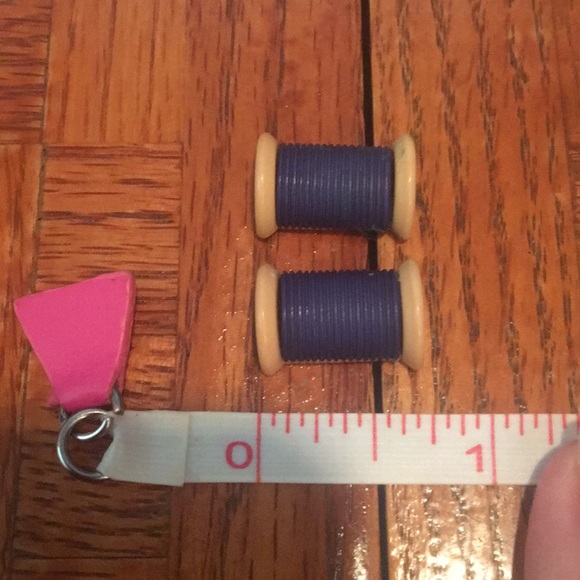 🍿TRADED🍿cutest spools of thread vintage earrings - Picture 8 of 9